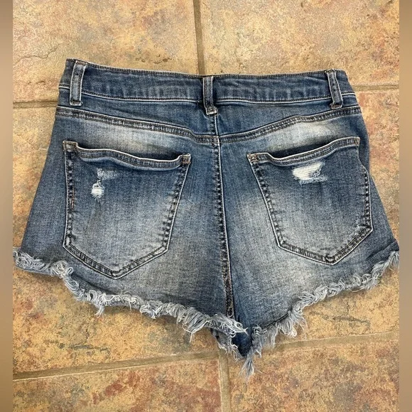 Refuge distressed jean shorts - Picture 3 of 5